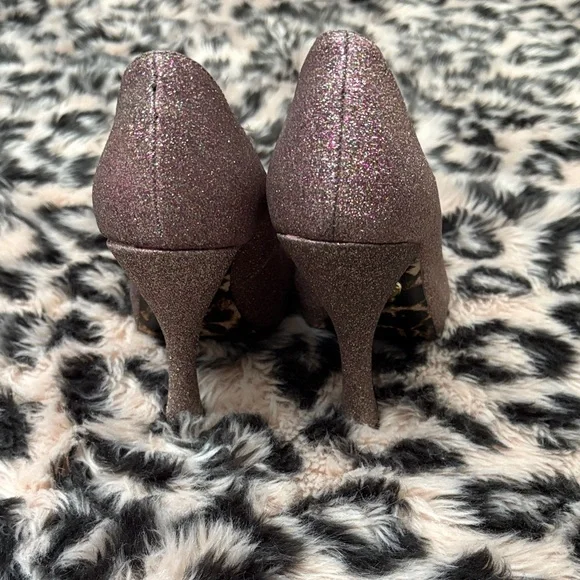 Betsey Johnson Sparkling Glitter Mauve Pink "Tastty" Heels - Picture 5 of 7